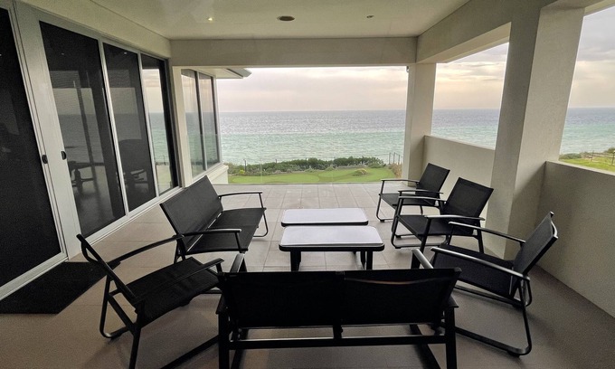 Moonta Bay House | "GOLF ON THE GULF"