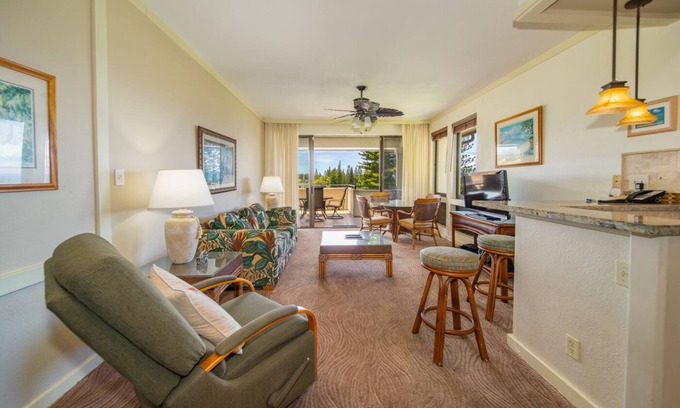 Kapalua Hotel | Golf Villas Partial Ocean View 1 Bedroom at The Kapalua Villas Maui
