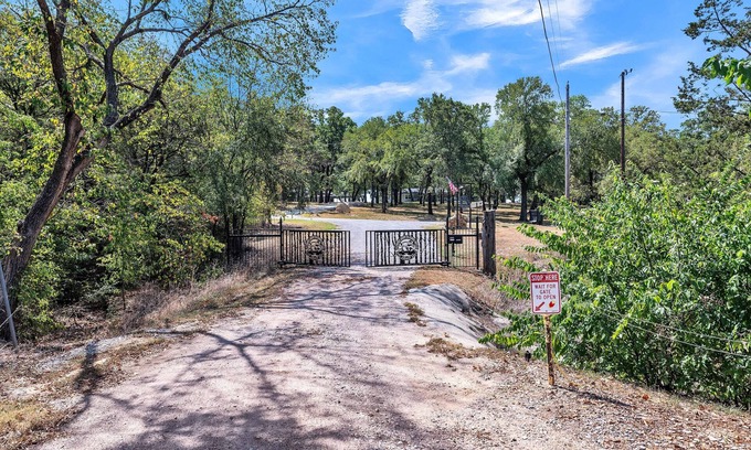 Kingston Apartment | Gone Fishin' - 1 Bedroom Hotel Room by The Lodges at Fossil Creek