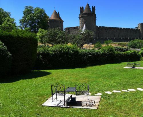 Carcassonne Hotel | GOOD KNIGHT