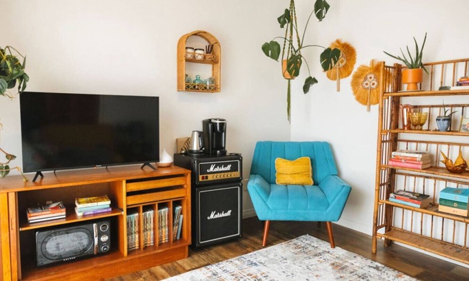Tofino Condo | Goodnight Den Suite- Sleeps 2 -Downtown Tofino