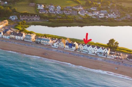 Torcross House | Goodwinds 4 bedroom beachside house