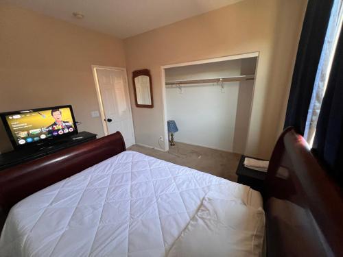 Palm Valley House | Goodyear Cul-de-sac Room 3