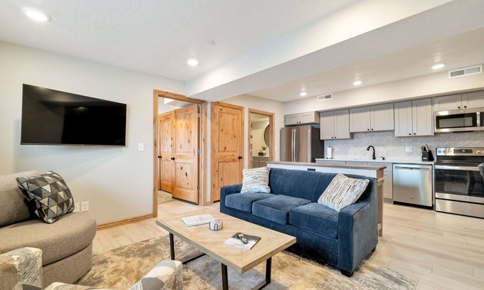 Morgan Apartment | Gorgeous 2 BDRM - Central to Ski Resorts and Outdoor Recreation