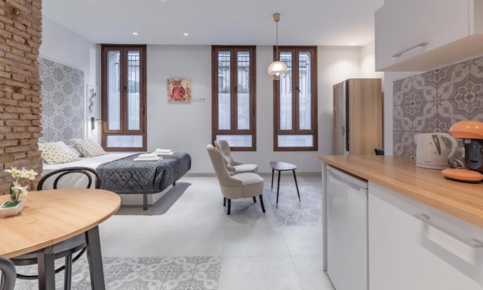 La Petxina Apartment | Gorgeous Apartment close to City Centre