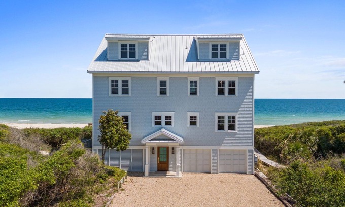 Plantation House | Gorgeous Beachfront Home, Private Boardwalk, Amazing Views, SGI Plantation
