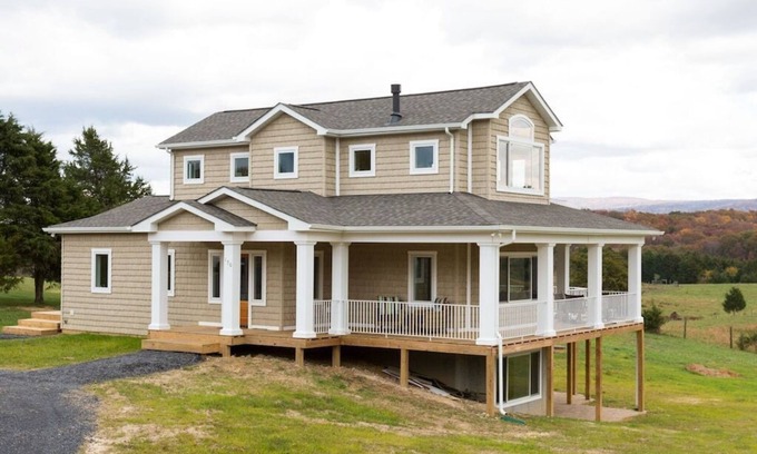Front Royal Cottage | Gorgeous Blue Ridge Mountain and Rolling Farm View