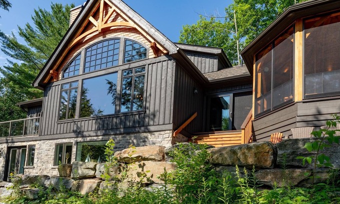Lake of Bays Cottage | Gorgeous Family Cottage on Lake of Bays! Muskoka Room! Waterslide!
