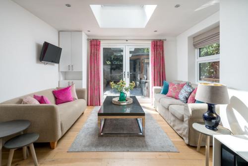 Shaftesbury Apartment | Gorgeous flat with garden in Battersea