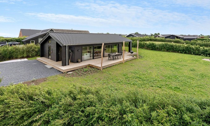 Frørup House | Gorgeous home in Frørup with kitchen
