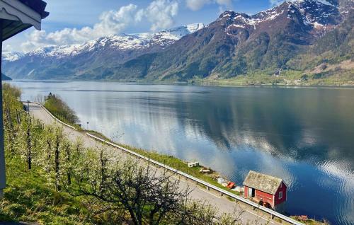 Ullensvang House | Gorgeous Home In Hovland With Wifi