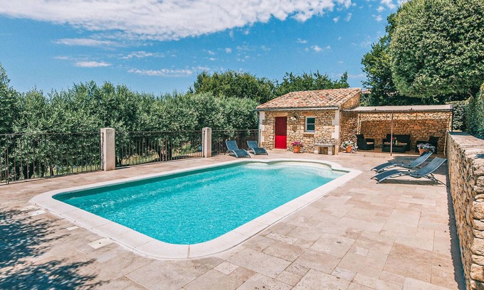 Lioux House | Gorgeous home in Lioux with WiFi