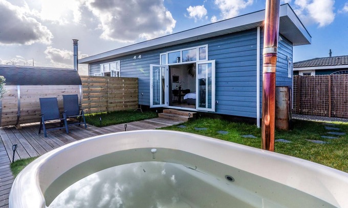 Vinkeveen House | Gorgeous home in Vinkeveen with sauna