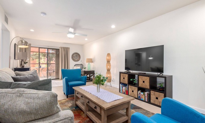 Paradise Valley Village Condo | Gorgeous, Impeccable, Condo in Prime Location!