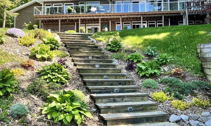 Dunsford Cottage | Gorgeous Lakehouse apartment on Sturgeon Lake