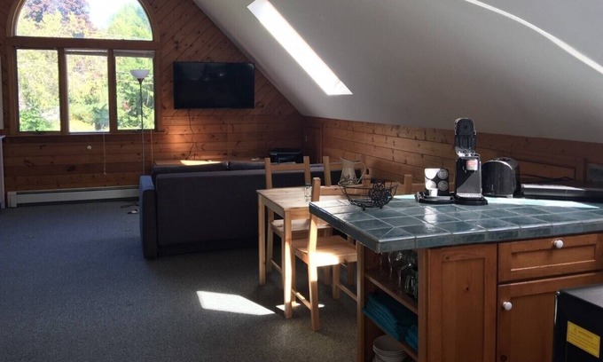 Camden Apartment | Gorgeous, large, sunny, private, quiet studio apartment