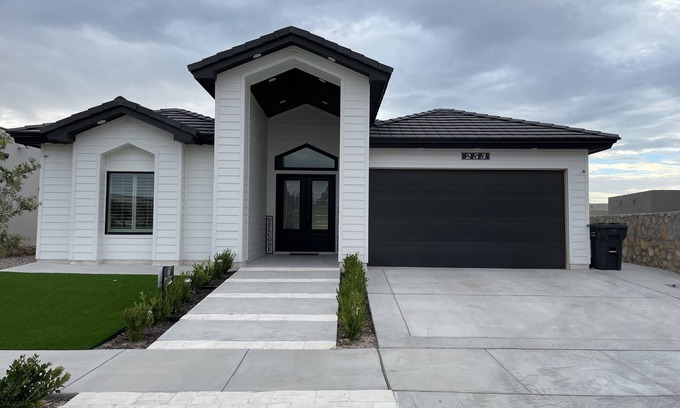 Socorro House | Gorgeous open spaced home