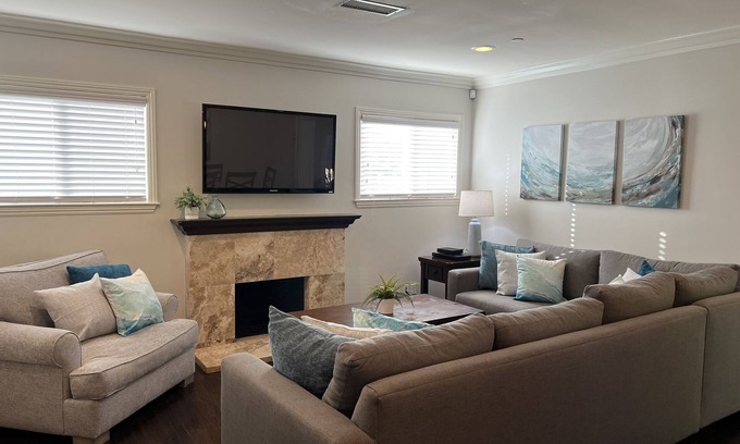 Hermosa Village House | Gorgeous Pool Home: 2 Ensuites; 1/2 Mi Walk2Disney