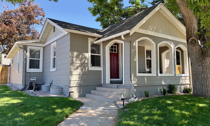 Englewood House | Gorgeous, renovated 1930s bungalow in Englewood!
