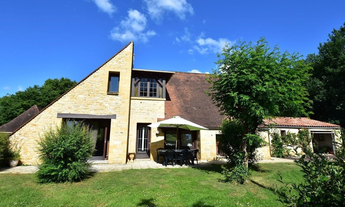 Saint-Julien-de-Lampon Villa | Gorgeous Villa in St. Julien-De-Lampon with Private Pool & Centre Nearby
