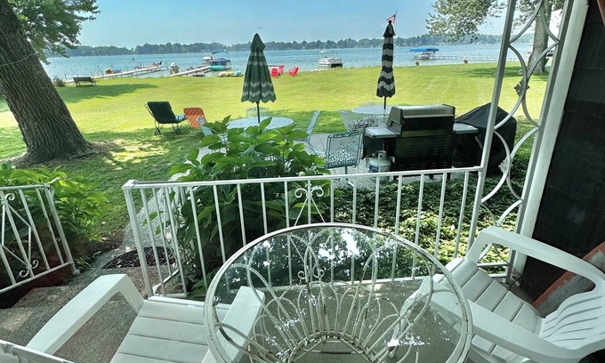 Fennville House | Gorgeous views and frontage, ON Hutchins Lake, Fennville, Lake MI, wineries, art