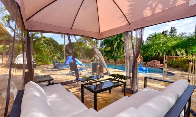 Cooper City House | Gorgeous Villa - Pool, Game room and much more !
