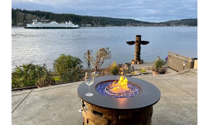 Retsil House | Gorgeous waterfront home with new hot tub and beautiful afternoon sunsets.