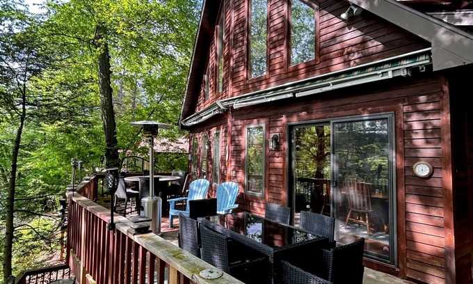 Greentown House | Gorgeous Waterfront, Private Dock,Kayaks,SUP's,Grill, FireTable, 3 Tier Deck