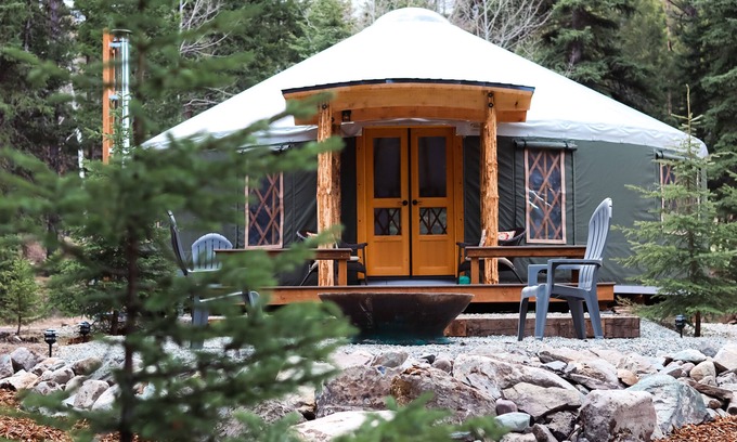 Kila House | Gorgeous Yurt in Mountains Near Glacier National Park