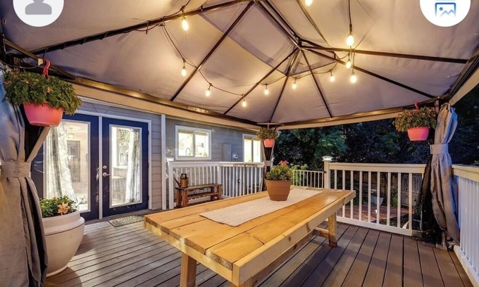 Littleton House | Gorgeously updated 5-bedroom house in Littleton with jacuzzi tub and amenities