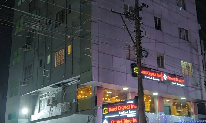 Hatigaon Hotel | Goroomgo Crystal Inn Guwahati