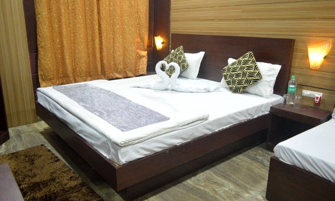 Jabalpur Hotel | Goroomgo Dhingra Residency Jabalpur