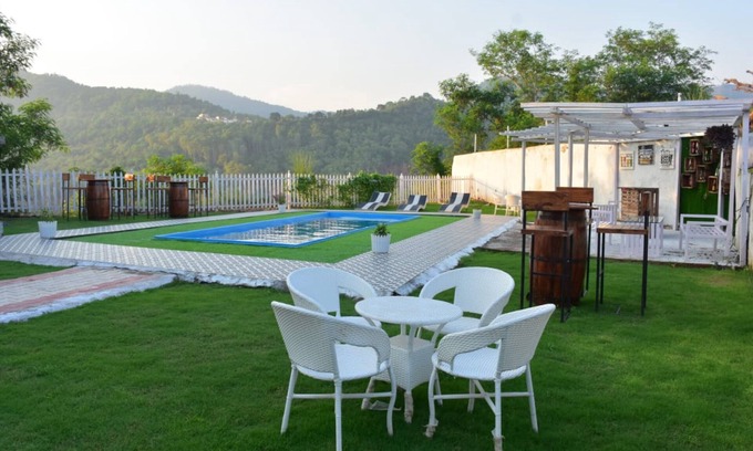 Kuthar Hotel | Goroomgo Treeiose Resort Baddi