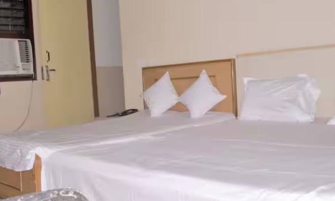 Agra Hotel | Goroomgo Viren Plaza Agra