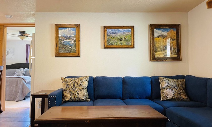 Lake City Apartment | Gowdy Suite 1, King Bed, Hot Tub, Screened Porch, Free wifi.