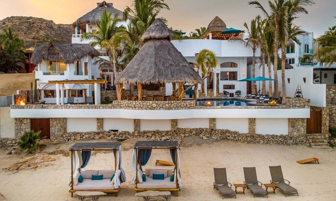 Buzzards Villa | Gracious 7 BR Villa La Salinas w/Ocean views, Private Pool, Wet Bar, Swimmable Beach + More