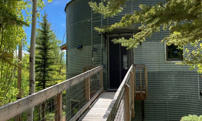 Philipsburg House | Grain Bin House in the Heart of Philipsburg