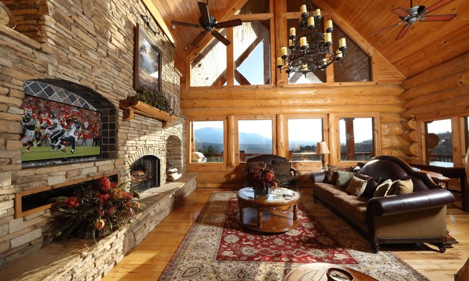 Pittman Center Cabin | Grampy Camp Lodge at Gatlinburg
