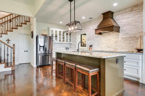 Granbury House | Granbury Home Across the Street from Boat Ramp!