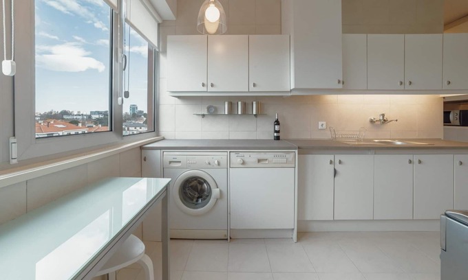 Lordelo do Ouro e Massarelos Apartment | Grand Botanic Garden Apartment by Vacationy