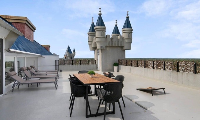Grandville Apartment | Grand Castle Penthouse—3 Levels of Luxury & Views