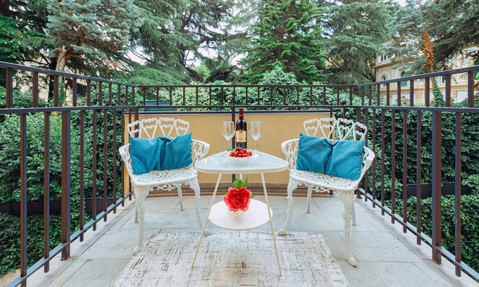 Santo Stefano House | Grand Central Room
