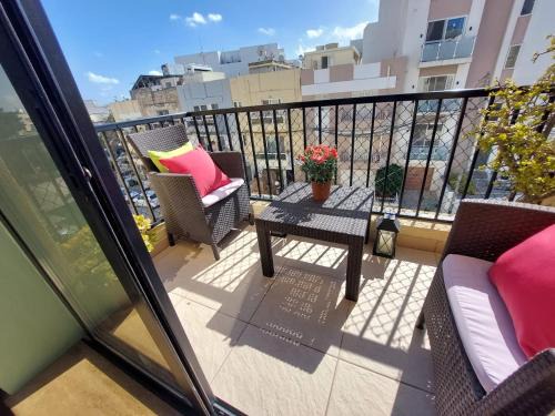 St. Andrew's Apartment | Grand & Cozy apartment on great location, central