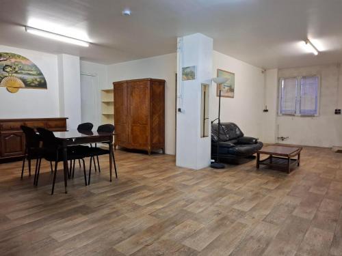 Les Muriers Apartment | Grand F2 Saint Maur