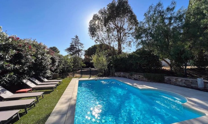 La Nartelle Villa | Grand Mas provençal, mer à 200m, parking privé fermé, piscine chauffée