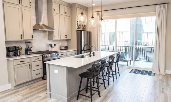 Westfield House | Grand Park Westfield New Townhome-4 Bedrooms, 7 Beds