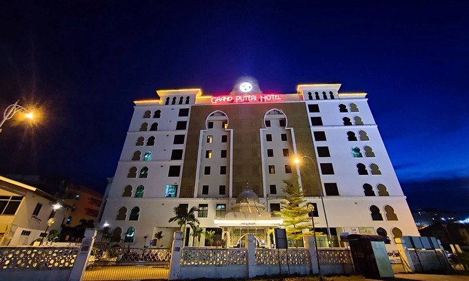 Kampung Tanjung Kapur Hotel | Grand Puteri Hotel
