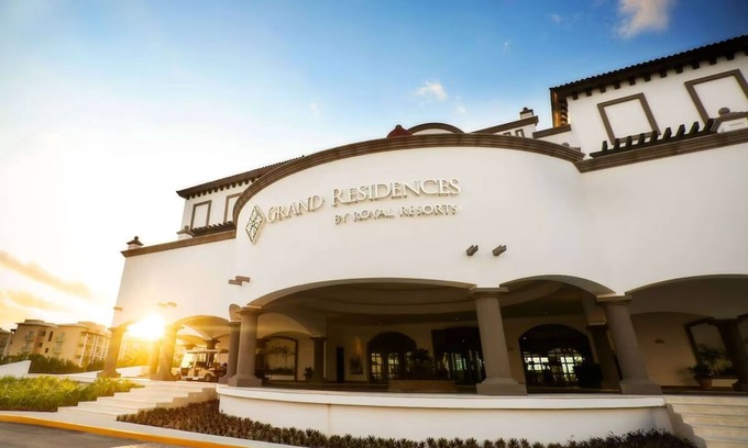 Puerto Morelos Resort | Grand Residences Riviera Cancun - located on a picture-perfect beach