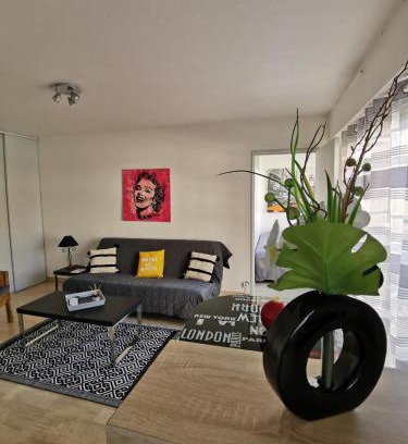 Golfe Juan Apartment | Grand studio de 33m² à 300m des plages