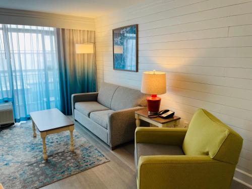 Myrtle Beach Apartment | Grande Cayman 1BR Penthouse Patio Oceanfront Views